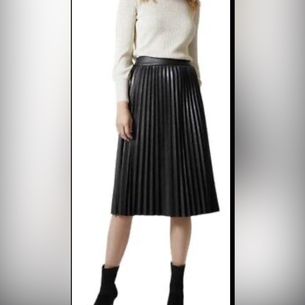 Monteau | Black Pleated A-line Faux Leather Knee Length Skirt Size S